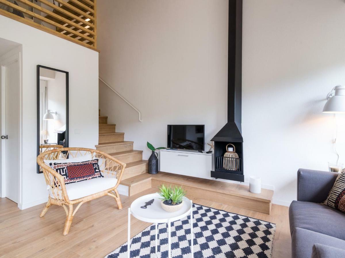 La Vie En Rouge Sa Riera Duplex, Private Parking Apartment เบกูร์ ภายนอก รูปภาพ
