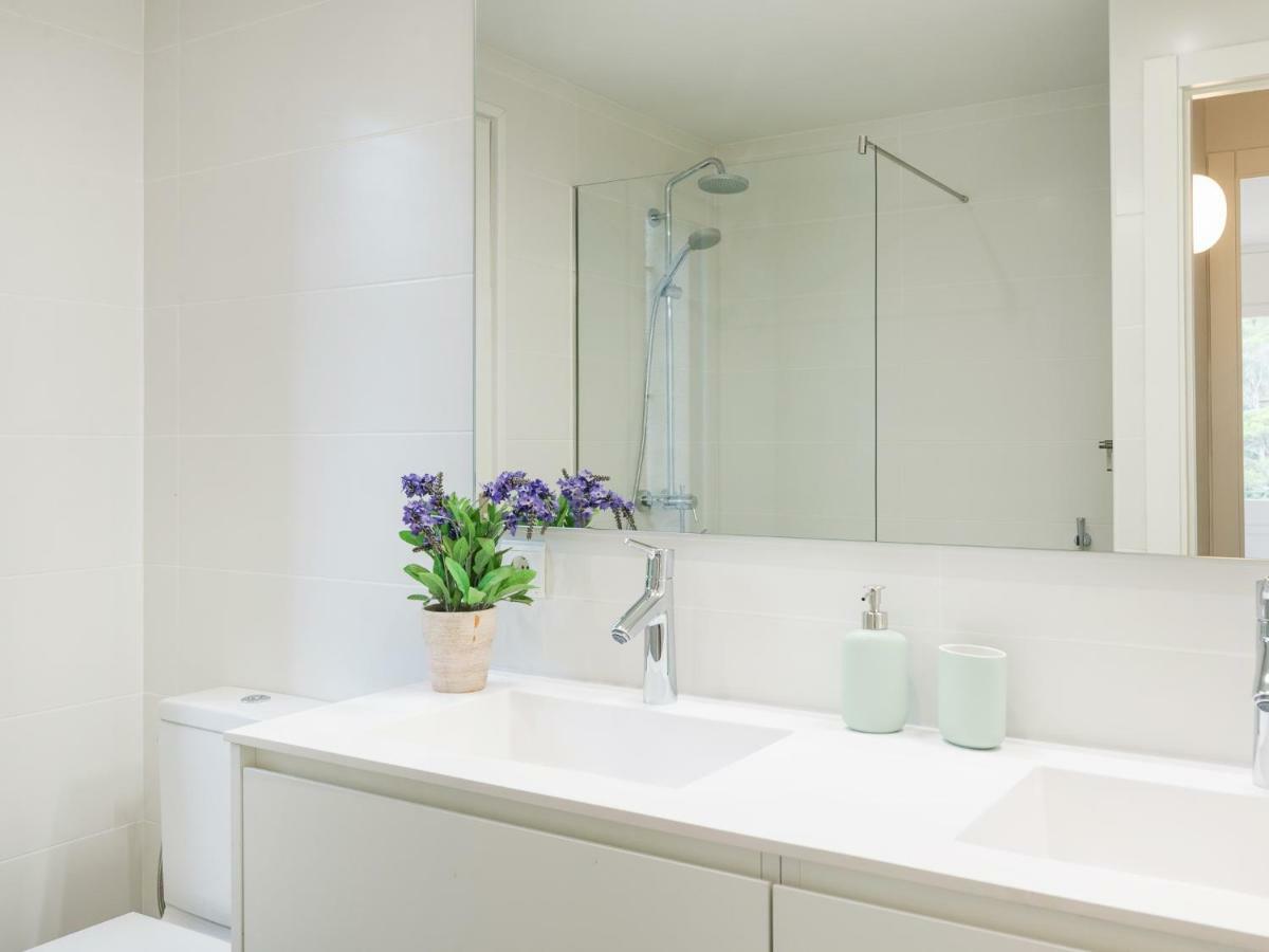La Vie En Rouge Sa Riera Duplex, Private Parking Apartment เบกูร์ ภายนอก รูปภาพ