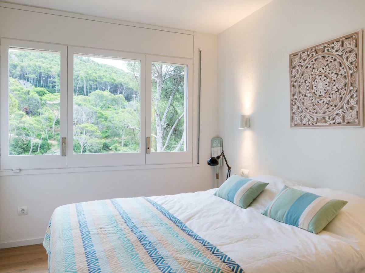 La Vie En Rouge Sa Riera Duplex, Private Parking Apartment เบกูร์ ภายนอก รูปภาพ