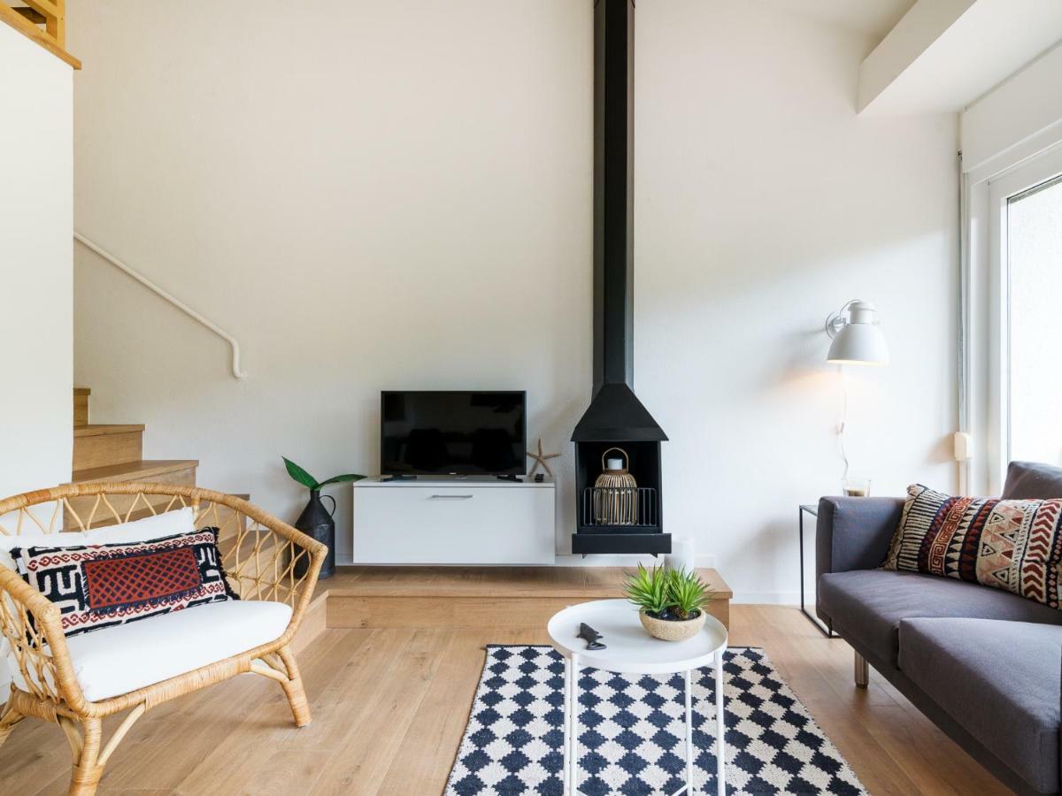 La Vie En Rouge Sa Riera Duplex, Private Parking Apartment เบกูร์ ภายนอก รูปภาพ